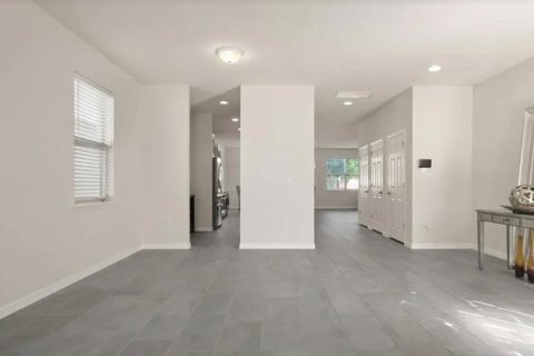Villa ou maison à vendre à Clermont, Floride: 4 chambres, 306.3 m2 № 2101406 - photo 2
