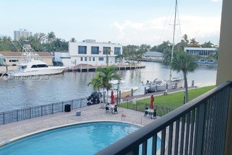 Condo in Hallandale Beach, Florida, 1 bedroom  № 1987470 - photo 16