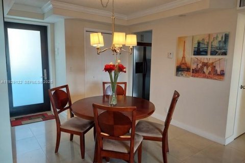 Condo in Hallandale Beach, Florida, 1 bedroom  № 1987470 - photo 23