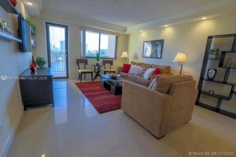 Condo in Hallandale Beach, Florida, 1 bedroom  № 1987470 - photo 24