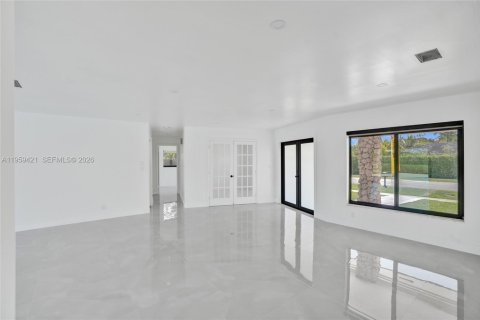 House in Weston, Florida 4 bedrooms, 222.59 sq.m. № 2080634 - photo 10