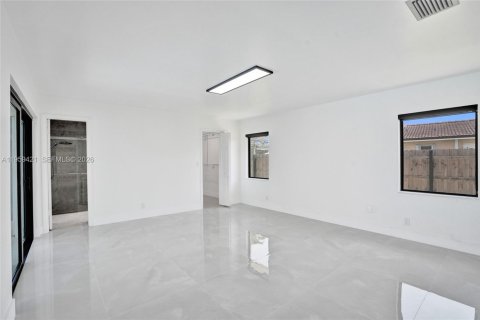 House in Weston, Florida 4 bedrooms, 222.59 sq.m. № 2080634 - photo 30