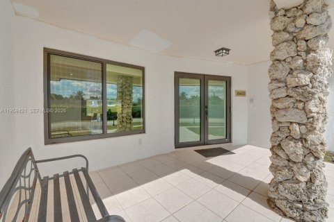 House in Weston, Florida 4 bedrooms, 222.59 sq.m. № 2080634 - photo 8