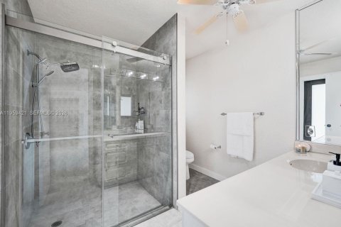 House in Weston, Florida 4 bedrooms, 222.59 sq.m. № 2080634 - photo 24