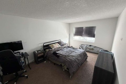 Condominio en venta en Miami, Florida, 1 dormitorio, 76.74 m2 № 2030970 - foto 3