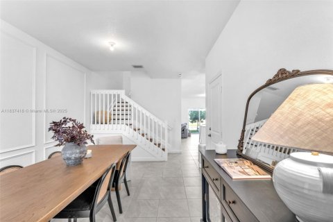 Touwnhouse à vendre à Miami, Floride: 3 chambres, 157.47 m2 № 1935347 - photo 5