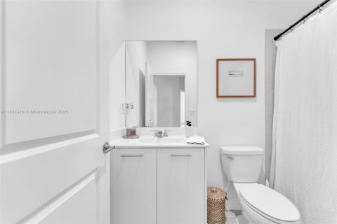 Touwnhouse à vendre à Miami, Floride: 3 chambres, 157.47 m2 № 1935347 - photo 23