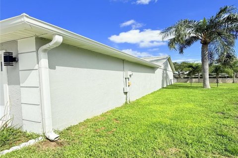 House in Melbourne, Florida 3 bedrooms, 96.99 sq.m. № 1898475 - photo 4