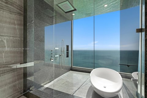 Copropriété à vendre à Sunny Isles Beach, Floride: 5 chambres, 580.73 m2 № 2022592 - photo 25