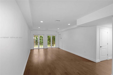 Casa en venta en Coral Gables, Florida, 4 dormitorios, 228.26 m2 № 1984164 - foto 6
