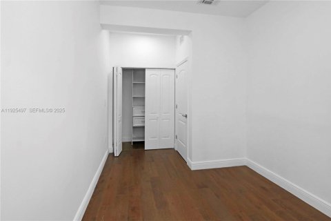 Casa en venta en Coral Gables, Florida, 4 dormitorios, 228.26 m2 № 1984164 - foto 23