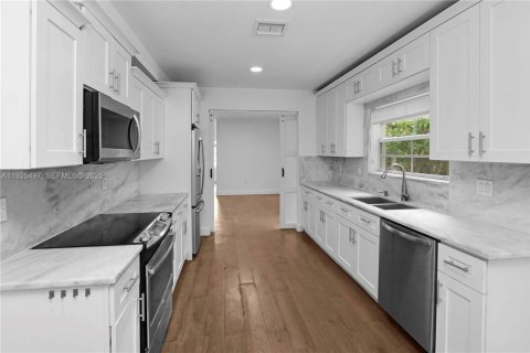 Casa en venta en Coral Gables, Florida, 4 dormitorios, 228.26 m2 № 1984164 - foto 9