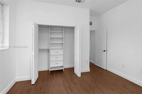 Casa en venta en Coral Gables, Florida, 4 dormitorios, 228.26 m2 № 1984164 - foto 21