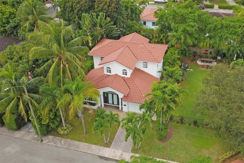 Casa en venta en Coral Gables, Florida, 4 dormitorios, 228.26 m2 № 1984164 - foto 4