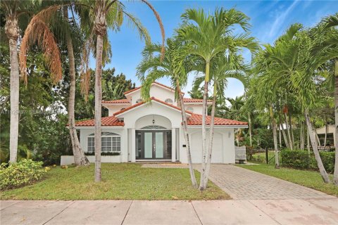 Casa en venta en Coral Gables, Florida, 4 dormitorios, 228.26 m2 № 1984164 - foto 2