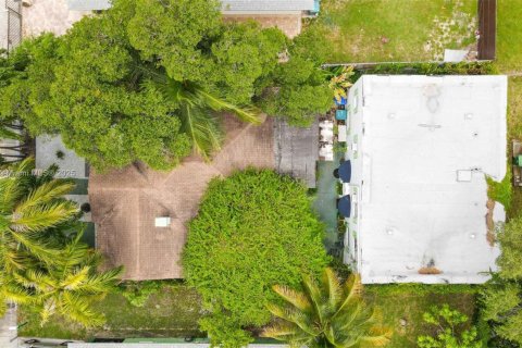 Купить коммерческую недвижимость в Майами, Флорида 313.82м2, № 1966751 - фото 10