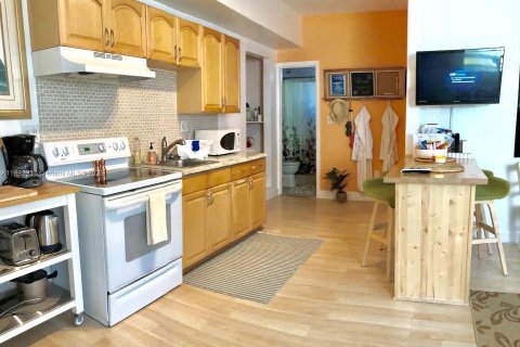 Купить коммерческую недвижимость в Майами, Флорида 313.82м2, № 1966751 - фото 14