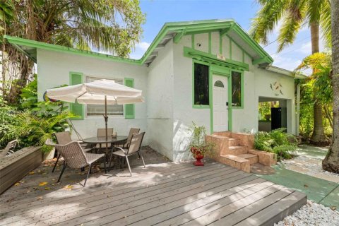 Купить коммерческую недвижимость в Майами, Флорида 313.82м2, № 1966751 - фото 3