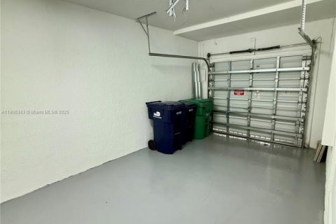 Townhouse in Homestead, Florida 4 bedrooms, 180.79 sq.m. № 1956915 - photo 15