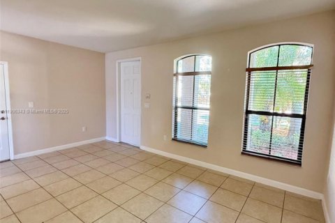 Townhouse in Homestead, Florida 4 bedrooms, 180.79 sq.m. № 1956915 - photo 4