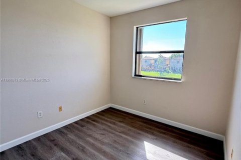 Townhouse in Homestead, Florida 4 bedrooms, 180.79 sq.m. № 1956915 - photo 20