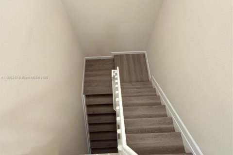 Townhouse in Homestead, Florida 4 bedrooms, 180.79 sq.m. № 1956915 - photo 25