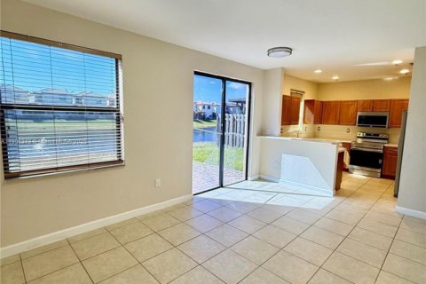 Townhouse in Homestead, Florida 4 bedrooms, 180.79 sq.m. № 1956915 - photo 9