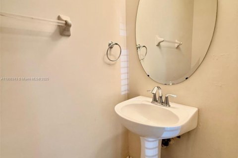 Townhouse in Homestead, Florida 4 bedrooms, 180.79 sq.m. № 1956915 - photo 6