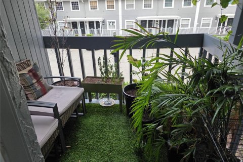 Condo in Tampa, Florida, 2 bedrooms  № 2230323 - photo 12