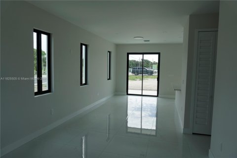 Touwnhouse à vendre à Miami, Floride: 3 chambres № 1794792 - photo 4