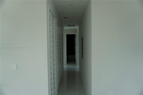 Touwnhouse à vendre à Miami, Floride: 3 chambres № 1794792 - photo 8