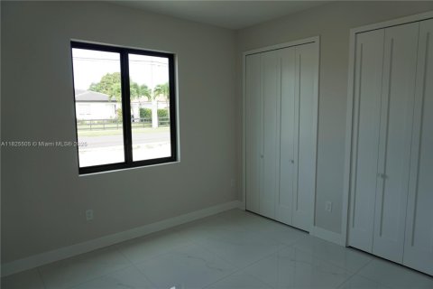 Touwnhouse à vendre à Miami, Floride: 3 chambres № 1794792 - photo 9
