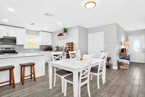 Casa en venta en Tampa, Florida, 3 dormitorios, 137.22 m2 № 2200072 - foto 13