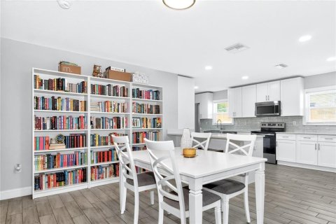 Casa en venta en Tampa, Florida, 3 dormitorios, 137.22 m2 № 2200072 - foto 10