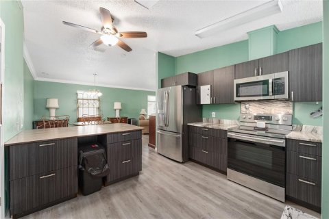 Apartment in Lady Lake, Florida 2 bedrooms, 144.18 sq.m. № 2226640 - photo 3