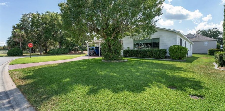 Apartment in Lady Lake, Florida 2 bedrooms, 144.18 sq.m. № 2226640
