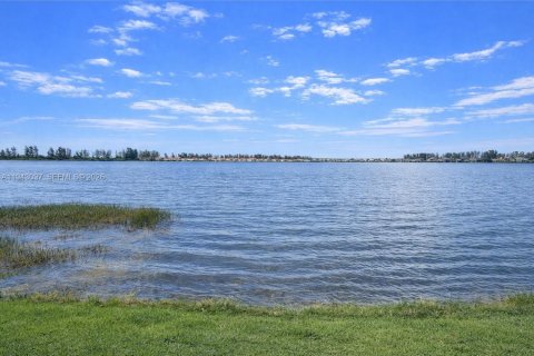 Villa ou maison à vendre à Parkland, Floride: 4 chambres, 342.81 m2 № 1999413 - photo 4