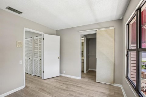 Townhouse in Brandon, Florida 2 bedrooms, 116.31 sq.m. № 2103892 - photo 16