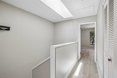Townhouse in Brandon, Florida 2 bedrooms, 116.31 sq.m. № 2103892 - photo 15