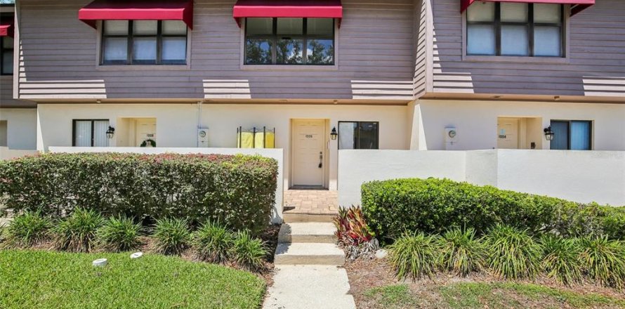 Townhouse in Brandon, Florida 2 bedrooms, 116.31 sq.m. № 2103892
