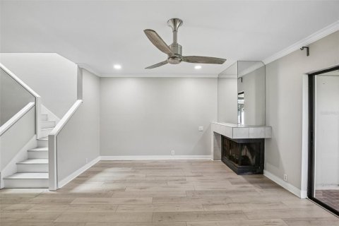 Townhouse in Brandon, Florida 2 bedrooms, 116.31 sq.m. № 2103892 - photo 5