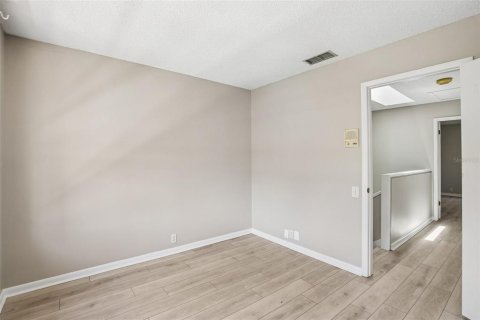 Townhouse in Brandon, Florida 2 bedrooms, 116.31 sq.m. № 2103892 - photo 18