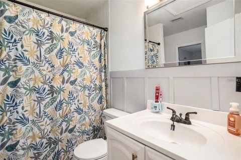House in Tampa, Florida 4 bedrooms, 146.6 sq.m. № 2104546 - photo 20