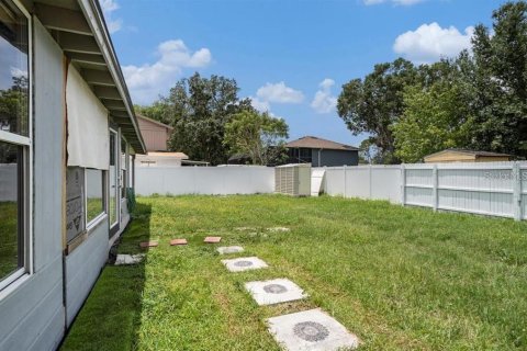 House in Tampa, Florida 4 bedrooms, 146.6 sq.m. № 2104546 - photo 26