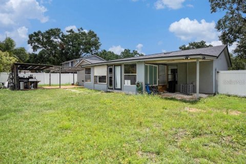 House in Tampa, Florida 4 bedrooms, 146.6 sq.m. № 2104546 - photo 28