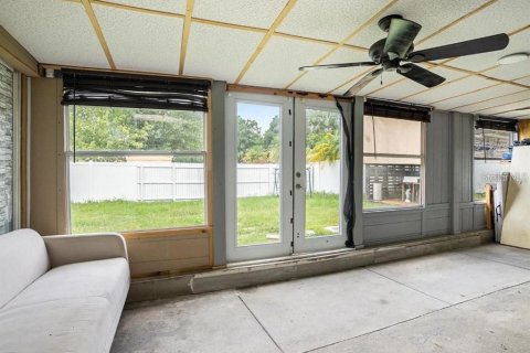 House in Tampa, Florida 4 bedrooms, 146.6 sq.m. № 2104546 - photo 24