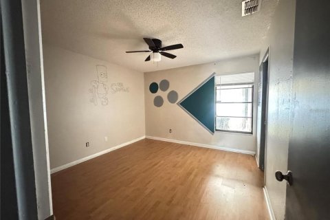 House in Tampa, Florida 4 bedrooms, 146.6 sq.m. № 2104546 - photo 19