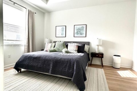 Adosado en venta en Miami, Florida, 3 dormitorios, 157.47 m2 № 2058821 - foto 14