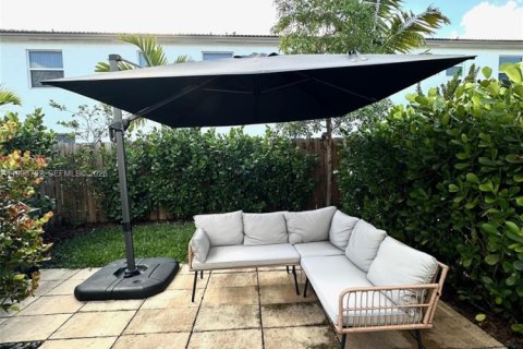 Adosado en venta en Miami, Florida, 3 dormitorios, 157.47 m2 № 2058821 - foto 22