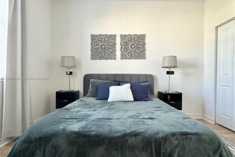 Adosado en venta en Miami, Florida, 3 dormitorios, 157.47 m2 № 2058821 - foto 19